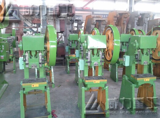 J23-10T可倾冲床
